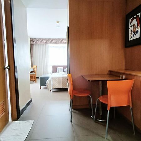 Fuente Oro Business Suites Cebu Powered By Cocotel מראה חיצוני תמונה