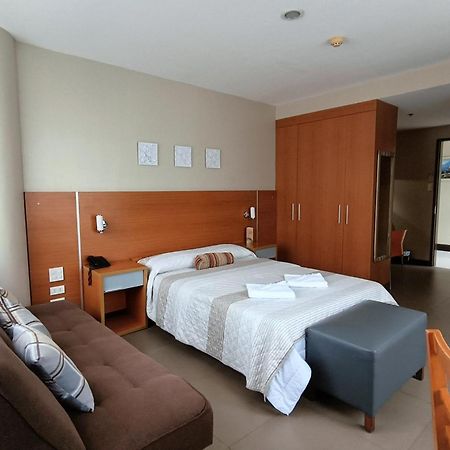 Fuente Oro Business Suites Cebu Powered By Cocotel מראה חיצוני תמונה