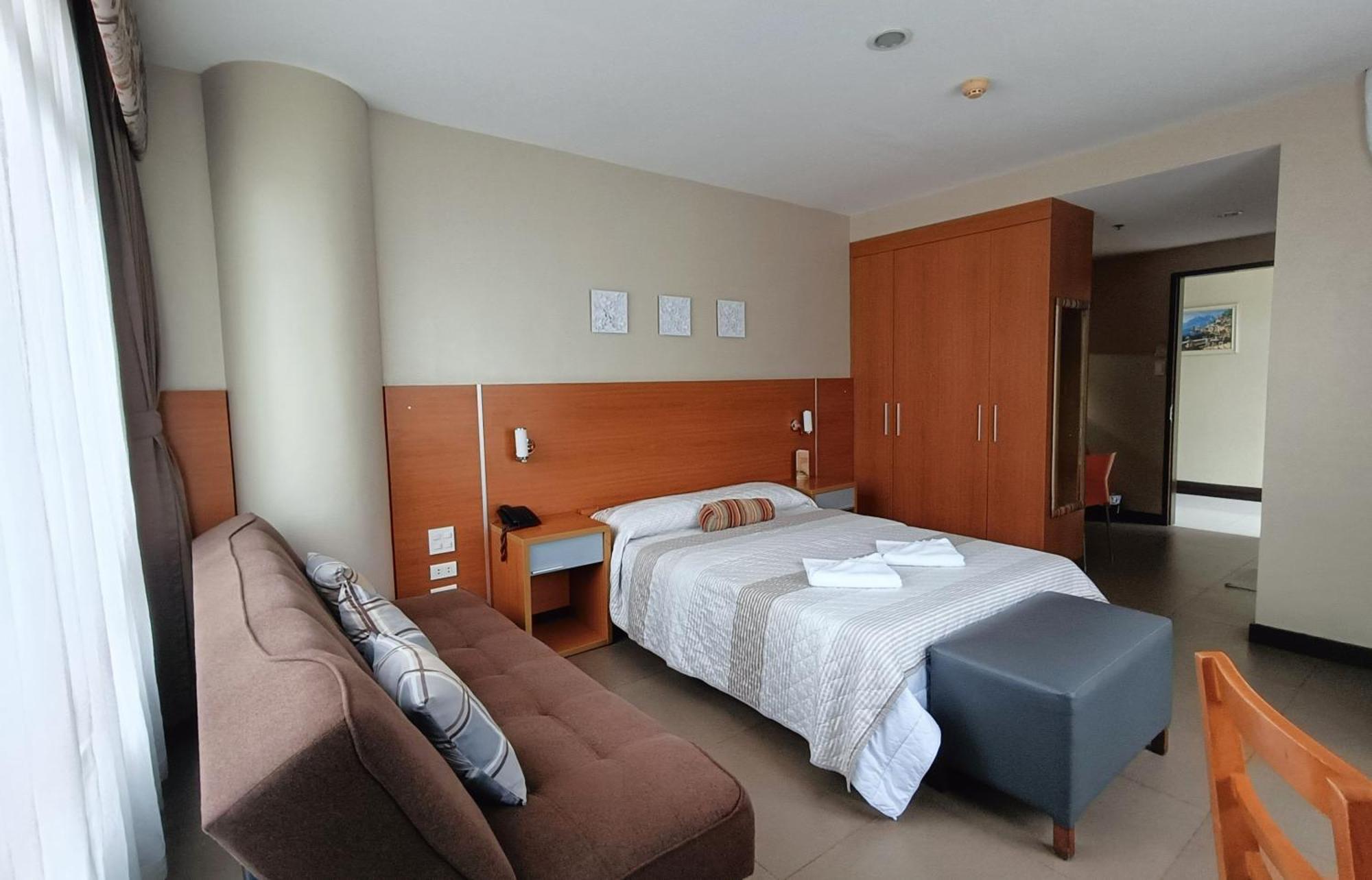 Fuente Oro Business Suites Cebu Powered By Cocotel מראה חיצוני תמונה