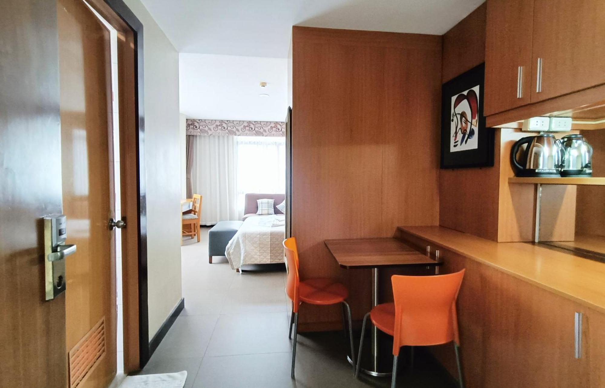 Fuente Oro Business Suites Cebu Powered By Cocotel מראה חיצוני תמונה