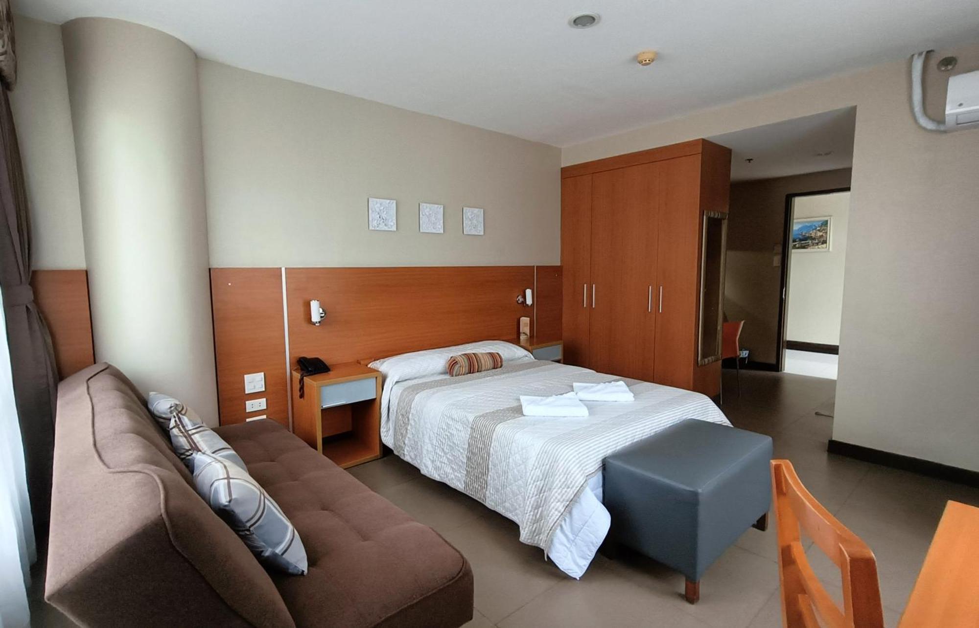 Fuente Oro Business Suites Cebu Powered By Cocotel מראה חיצוני תמונה