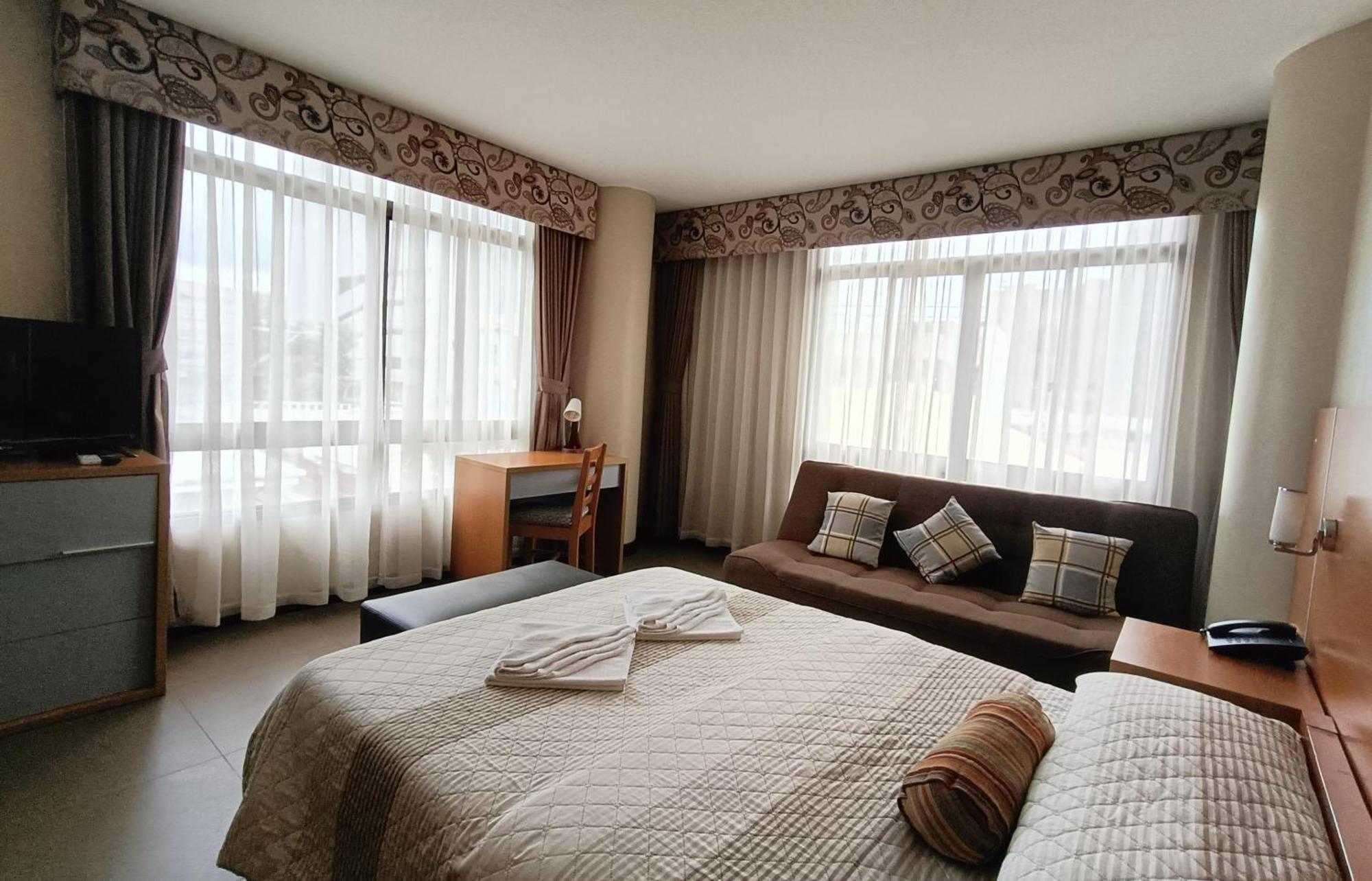 Fuente Oro Business Suites Cebu Powered By Cocotel מראה חיצוני תמונה