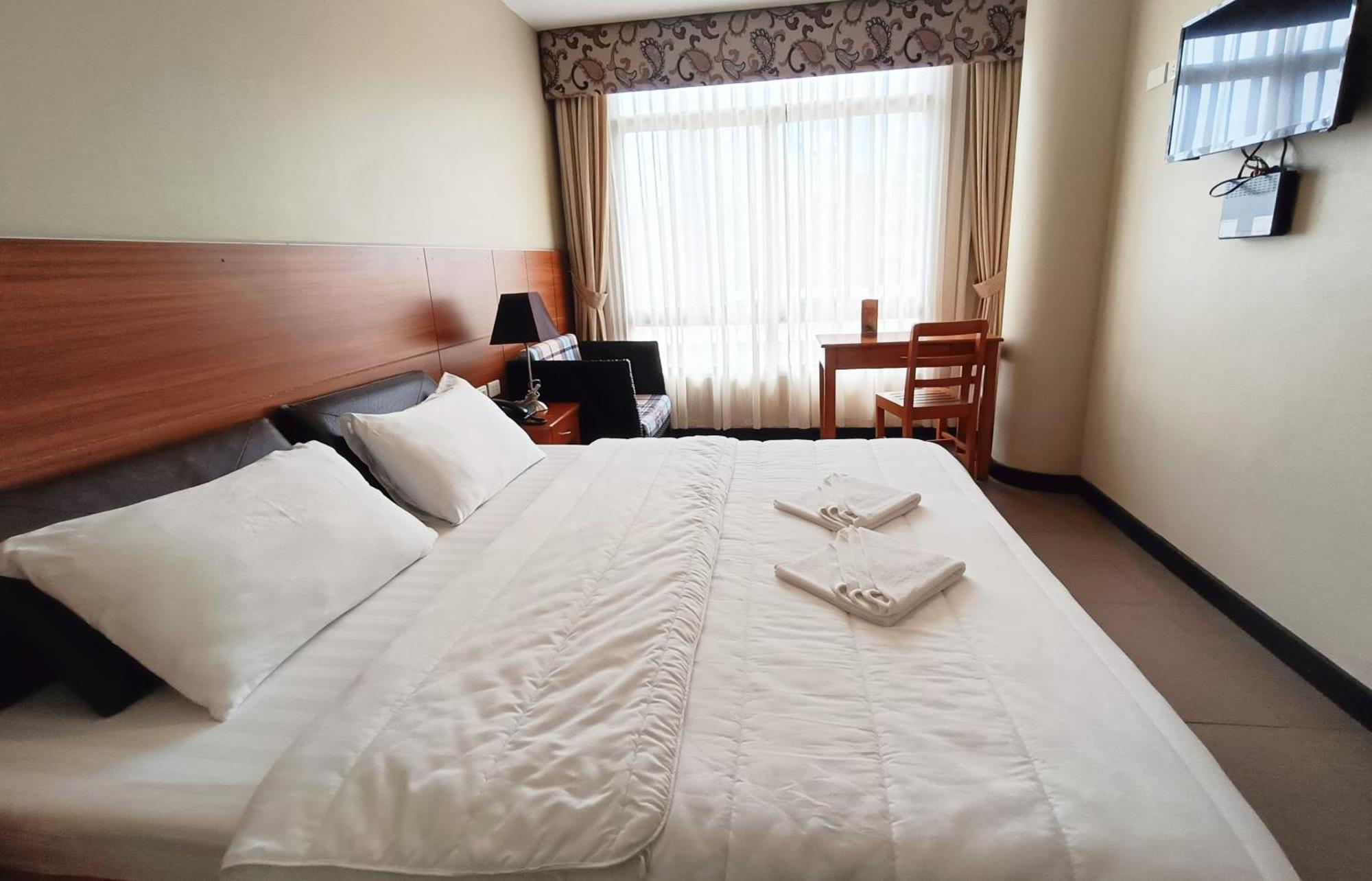Fuente Oro Business Suites Cebu Powered By Cocotel מראה חיצוני תמונה