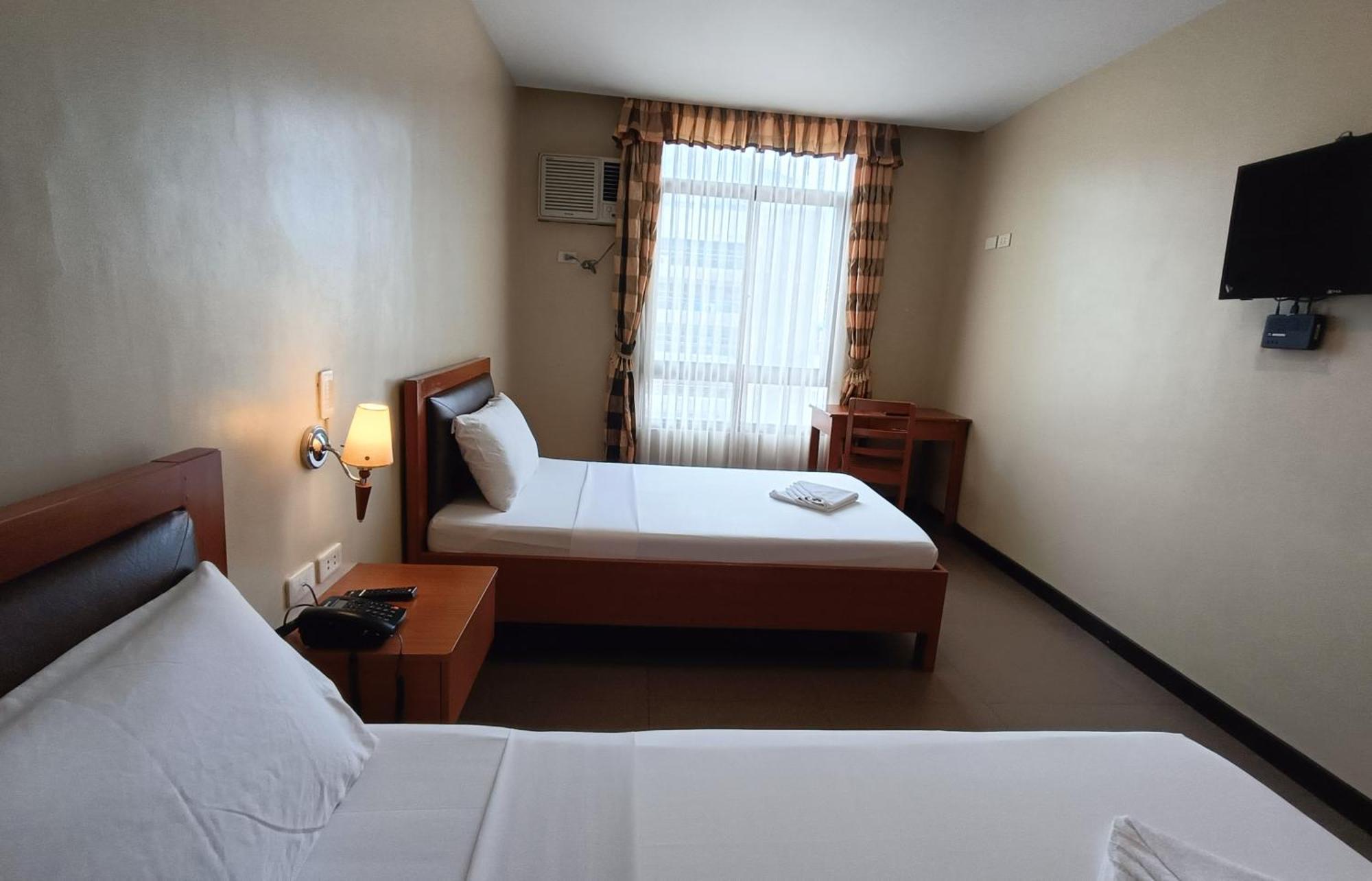 Fuente Oro Business Suites Cebu Powered By Cocotel מראה חיצוני תמונה