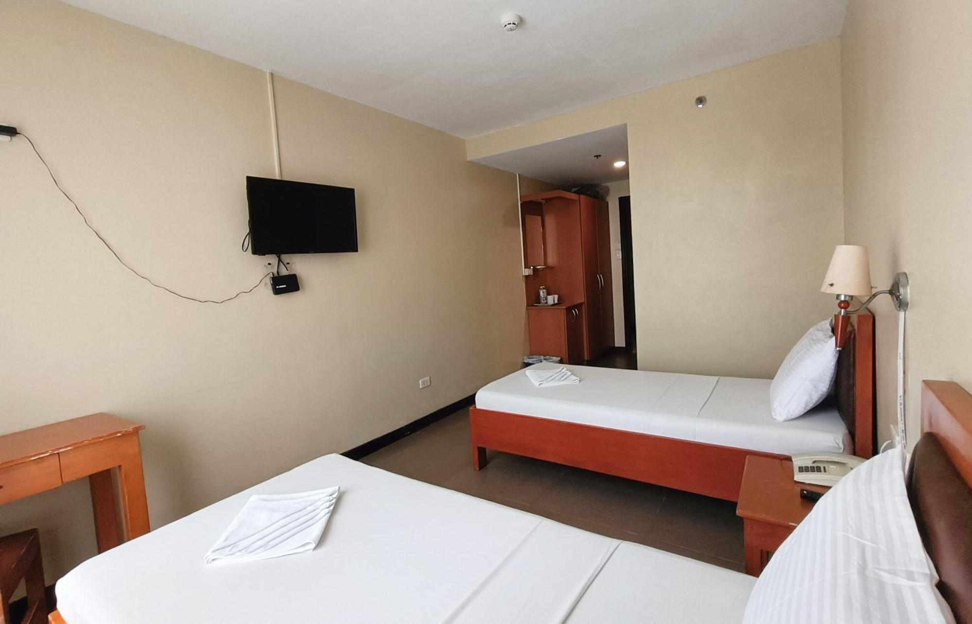 Fuente Oro Business Suites Cebu Powered By Cocotel מראה חיצוני תמונה