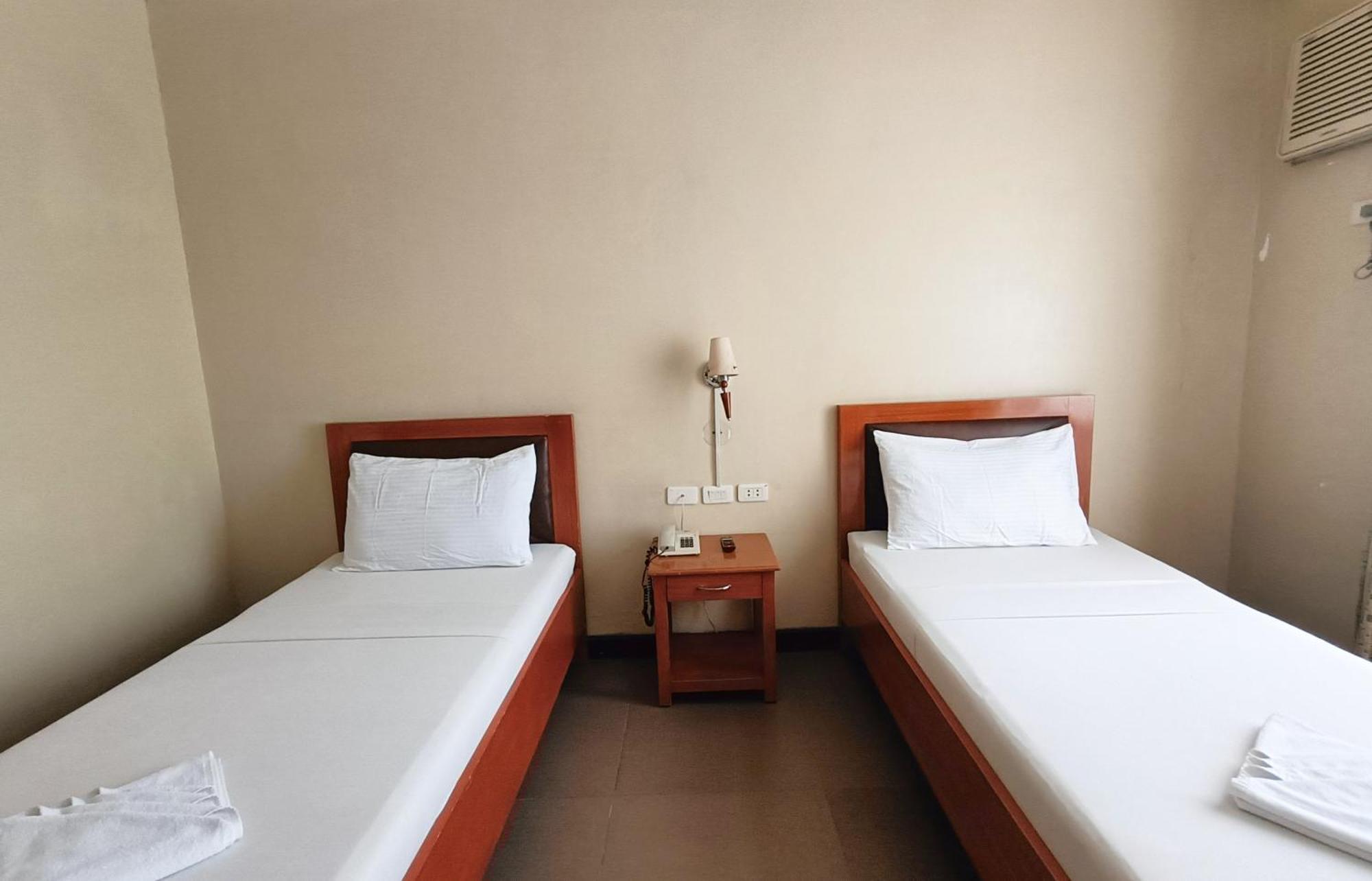 Fuente Oro Business Suites Cebu Powered By Cocotel מראה חיצוני תמונה