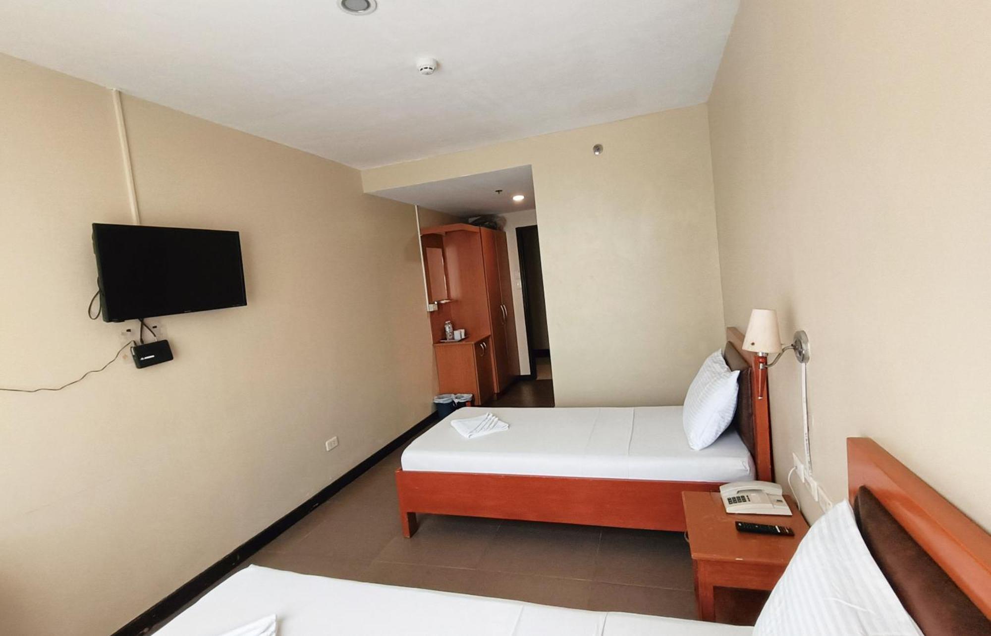 Fuente Oro Business Suites Cebu Powered By Cocotel מראה חיצוני תמונה